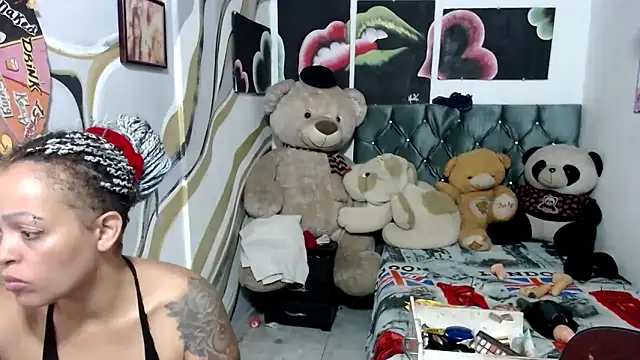 manzanahot9 online show from 09/13/25, 01:22