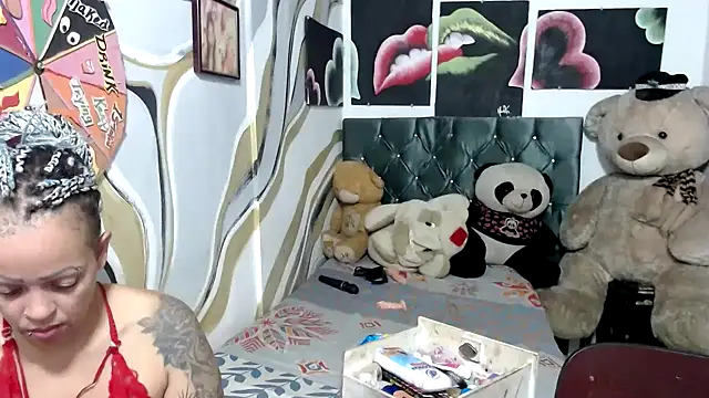 manzanahot9 online show from 10/23/25, 08:40