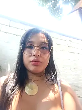 Snapshot of kitty_roouse chatting on 03/31/26, 05:57 kitty roouse online show from 03/31/26, 05:57