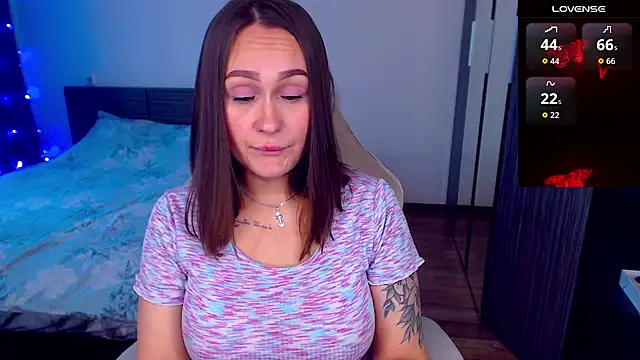 Snapshot of Cutie-Melanie chatting on 10/07/25, 01:19 Cutie-Melanie online show from 10/07/25, 01:19