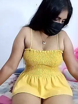 Snapshot of SLZAARA chatting on 10/24/25, 03:25 SLZAARA online show from 10/24/25, 03:25