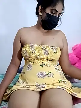 Snapshot of SLZAARA chatting on 10/29/25, 08:10 SLZAARA online show from 10/29/25, 08:10