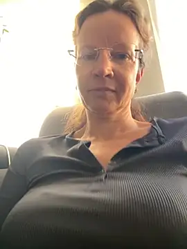 Snapshot of AnnikaRose chatting on 09/29/25, 06:07 AnnikaRose online show from 09/29/25, 06:07