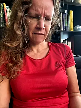 Snapshot of AnnikaRose chatting on 09/30/25, 05:45 AnnikaRose online show from 09/30/25, 05:45