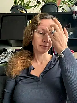 Snapshot of AnnikaRose chatting on 10/07/25, 06:10 AnnikaRose online show from 10/07/25, 06:10