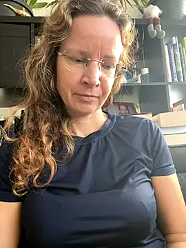 Snapshot of AnnikaRose chatting on 10/22/25, 07:30 AnnikaRose online show from 10/22/25, 07:30