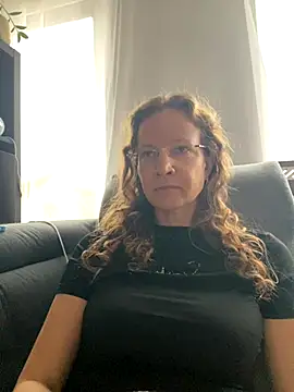 Snapshot of AnnikaRose chatting on 10/27/25, 08:07 AnnikaRose online show from 10/27/25, 08:07