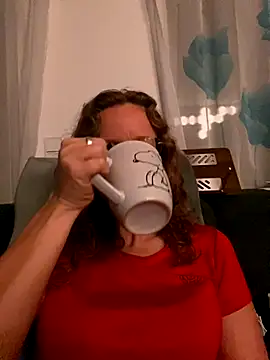 Snapshot of AnnikaRose chatting on 11/06/25, 06:47 AnnikaRose online show from 11/06/25, 06:47