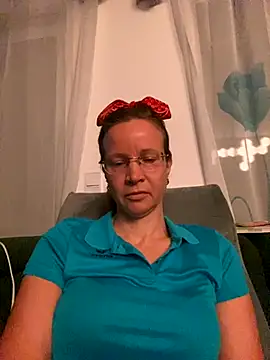 Snapshot of AnnikaRose chatting on 11/27/25, 06:48 AnnikaRose online show from 11/27/25, 06:48