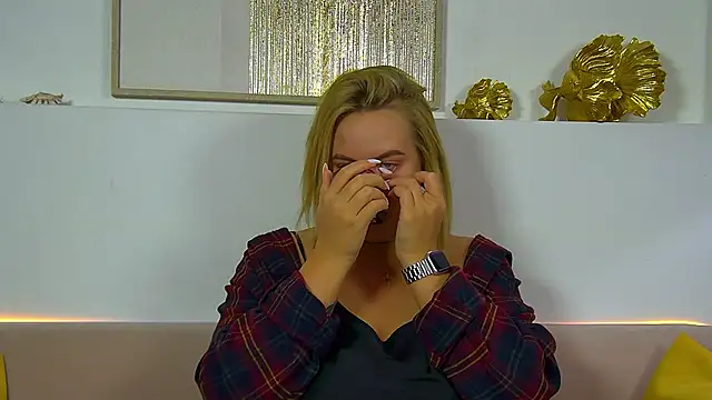 MariaNeumann online show from 11/21/25, 06:39