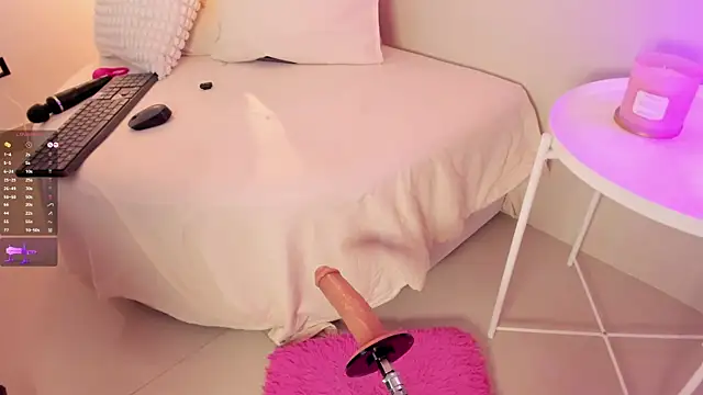 Snapshot of roxannegomez chatting on 09/26/25, 03:49 roxannegomez online show from 09/26/25, 03:49