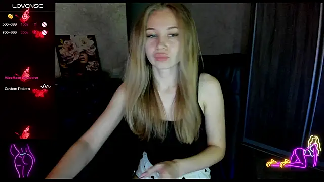  NigoNika online show from 10/29/25, 12:02