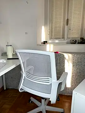 giuli zerozero online show from 10/02/25, 03:19