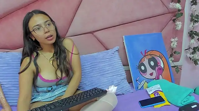 Snapshot of ValerySweety chatting on 11/04/25, 03:38 ValerySweety online show from 11/04/25, 03:38