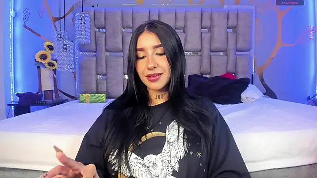 Snapshot of Leiaa_ chatting on 01/04/25, 11:59 Leiaa online show from 01/04/25, 11:59