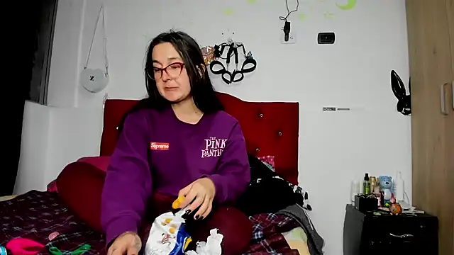 Sweet-Suck69 online show from 01/05/25, 03:53