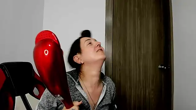 Sweet-Suck69 online show from 02/20/25, 05:44