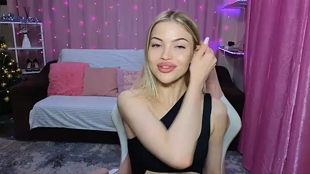 EmmyMills online show from 12/13/24, 07:21