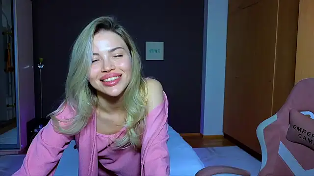 EmmyMills online show from 02/12/25, 11:51