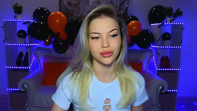 EmmyMills online show from 10/28/25, 09:17