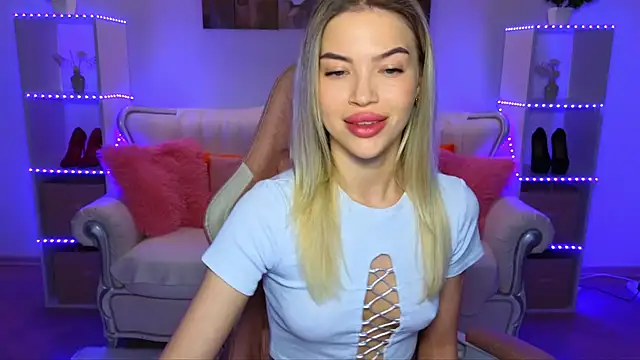 EmmyMills online show from 11/15/25, 07:10