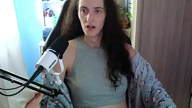 MemiKouki online show from 10/30/25, 03:35