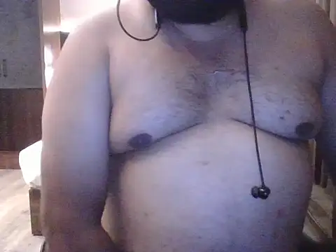 Hunk-Hand6 online show from 10/09/25, 02:04