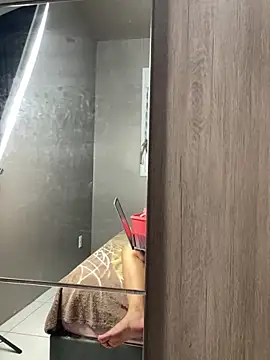 MaryAlbuquerque online show from 12/21/25, 03:57