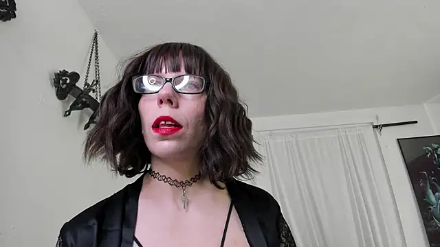 Snapshot of SaraDesirexo chatting on 03/04/25, 08:35 SaraDesirexo online show from 03/04/25, 08:35