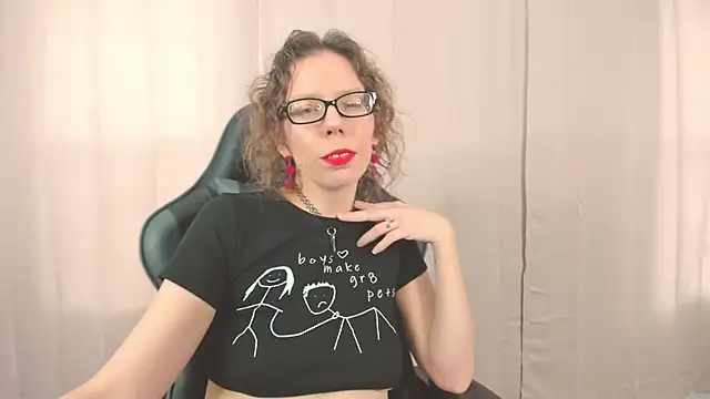 Snapshot of SaraDesirexo chatting on 09/29/25, 01:38 SaraDesirexo online show from 09/29/25, 01:38