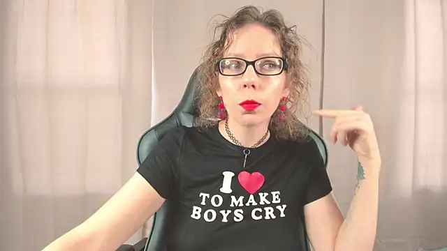 Snapshot of SaraDesirexo chatting on 10/02/25, 12:34 SaraDesirexo online show from 10/02/25, 12:34