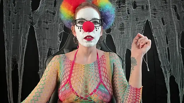 Snapshot of SaraDesirexo chatting on 10/31/25, 11:11 SaraDesirexo online show from 10/31/25, 11:11