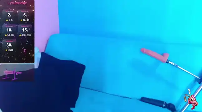 Snapshot of SharonR1 chatting on 12/16/24, 09:09 SharonR1 online show from 12/16/24, 09:09