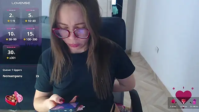 SharonR1 online show from 06/05/26, 01:01