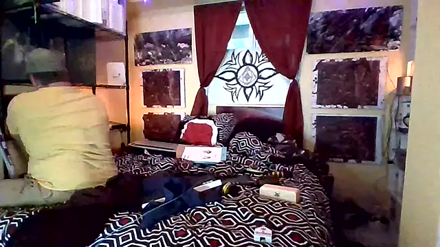 Snapshot of Mic_Oxinner chatting on 11/16/25, 07:52 Mic Oxinner online show from 11/16/25, 07:52