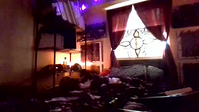 Snapshot of Mic_Oxinner chatting on 11/21/25, 05:55 Mic Oxinner online show from 11/21/25, 05:55