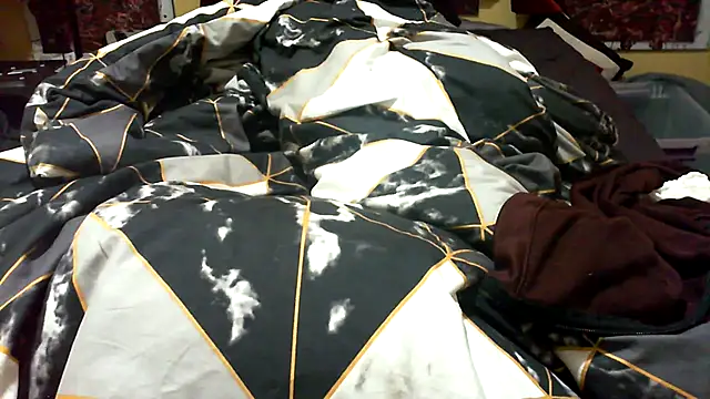 Snapshot of Mic_Oxinner chatting on 12/01/25, 08:58 Mic Oxinner online show from 12/01/25, 08:58