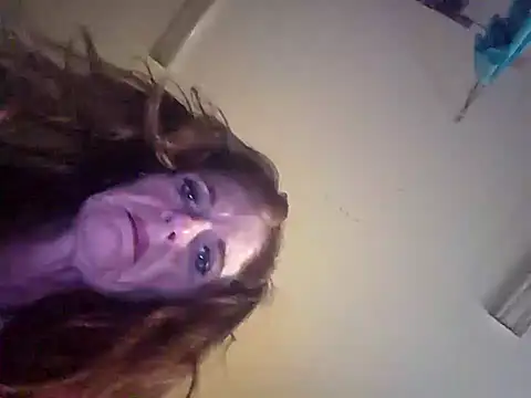 Snapshot of Avaivory chatting on 09/21/25, 01:35 Avaivory online show from 09/21/25, 01:35