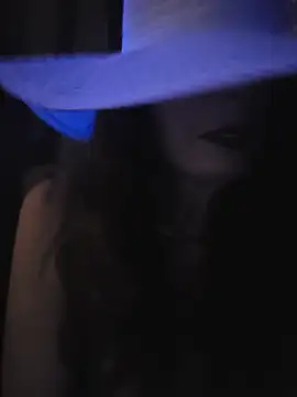 Snapshot of Avaivory chatting on 11/03/25, 09:21 Avaivory online show from 11/03/25, 09:21