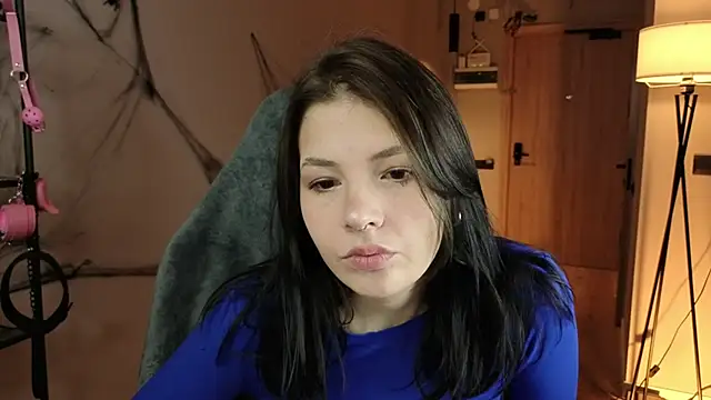 Snapshot of AnnaTrueno chatting on 11/05/25, 06:30 AnnaTrueno online show from 11/05/25, 06:30