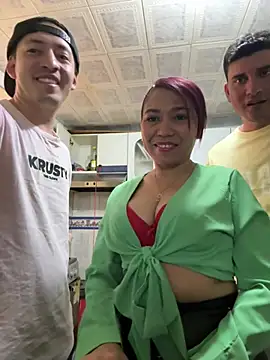 dannamomcerrat online show from 02/22/25, 07:47