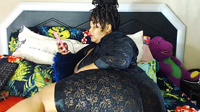 Snapshot of Bulkyyass chatting on 11/30/25, 06:39 Bulkyyass online show from 11/30/25, 06:39