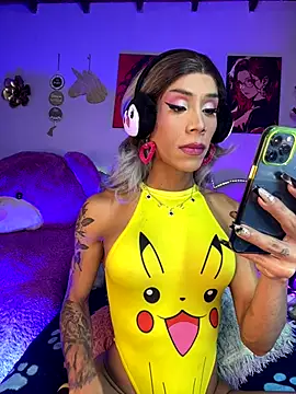 Snapshot of Alexa_Chanell_Oficial chatting on 11/06/25, 03:29 Alexa Chanell Oficial online show from 11/06/25, 03:29