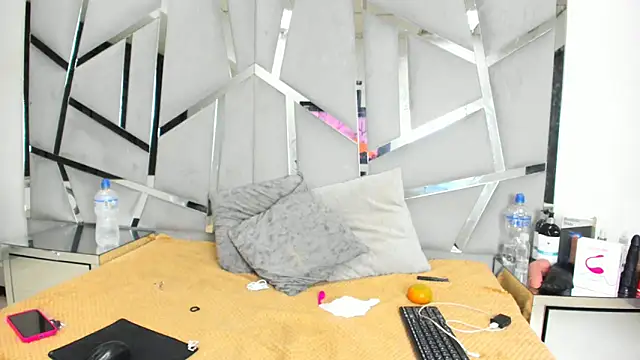 Snapshot of Catherinee69_x chatting on 10/01/25, 03:23 Catherinee69 x online show from 10/01/25, 03:23