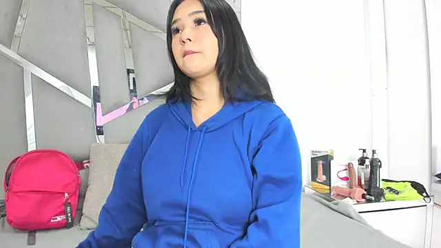 Snapshot of Catherinee69_x chatting on 10/04/25, 03:48 Catherinee69 x online show from 10/04/25, 03:48