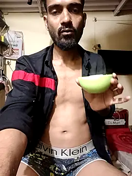 Snapshot of saggy1218 chatting on 02/26/26, 12:31 saggy1218 online show from 02/26/26, 12:31