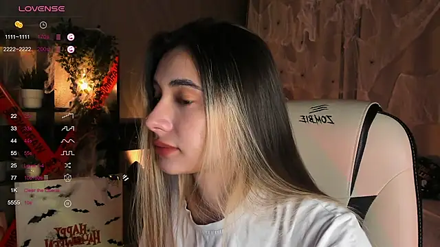 DarlaLike online show from 10/19/25, 03:40