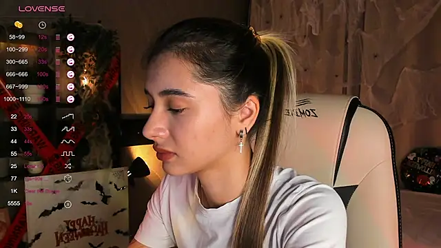 DarlaLike online show from 10/23/25, 03:50