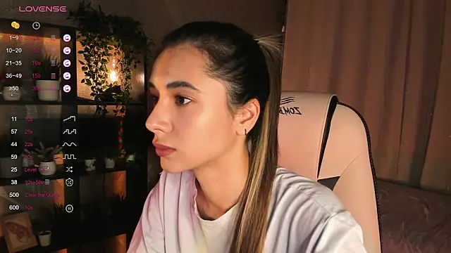 DarlaLike online show from 11/19/25, 03:39