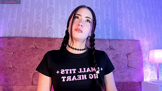 lunar leen online show from 11/11/25, 07:36